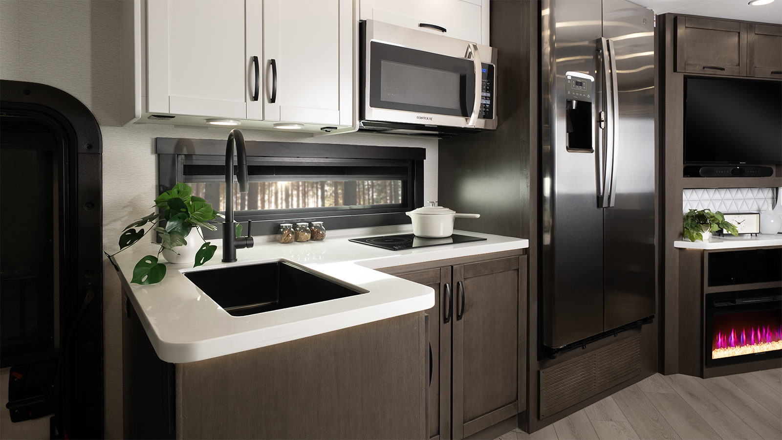 MY27_Accolade_kitchen_WEB.jpg