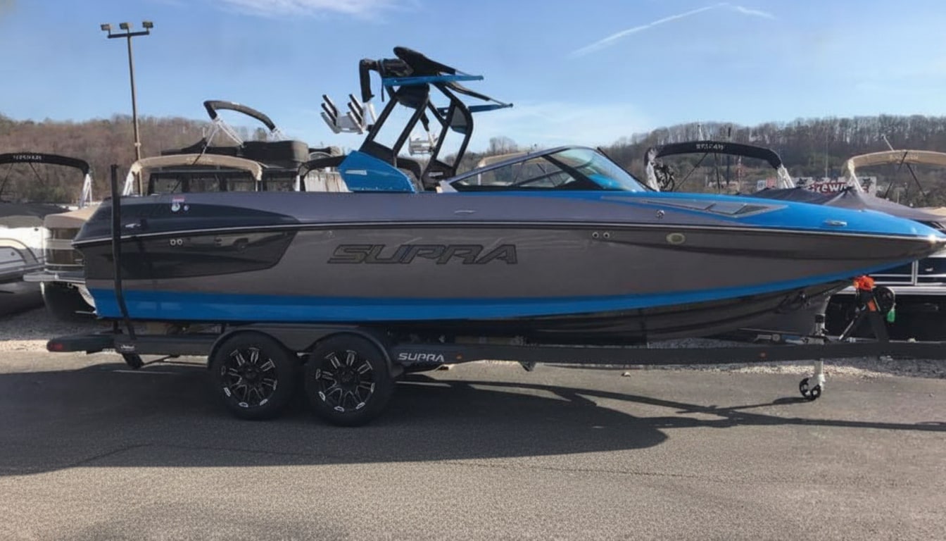 Supra Wakeboard Boat