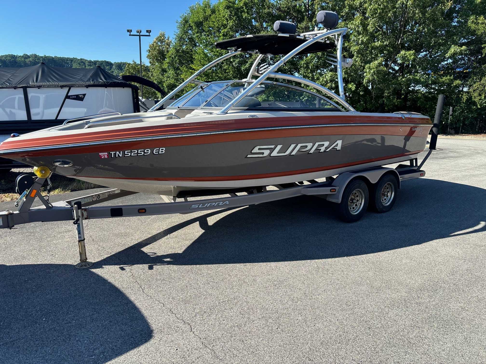 2010 Supra 22V Sunsport - 325HP, 22ft | Premier Watersports